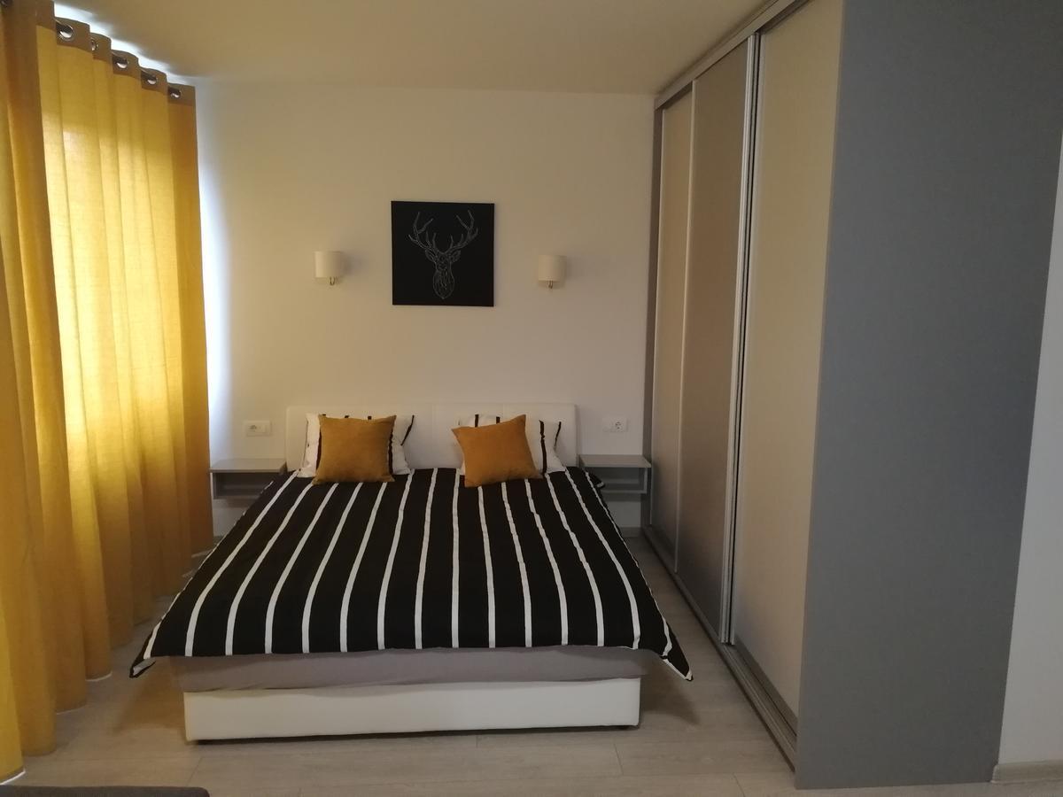 Apartment Oasis Banovo Brdo-Ada Ciganlija Belgrado Esterno foto