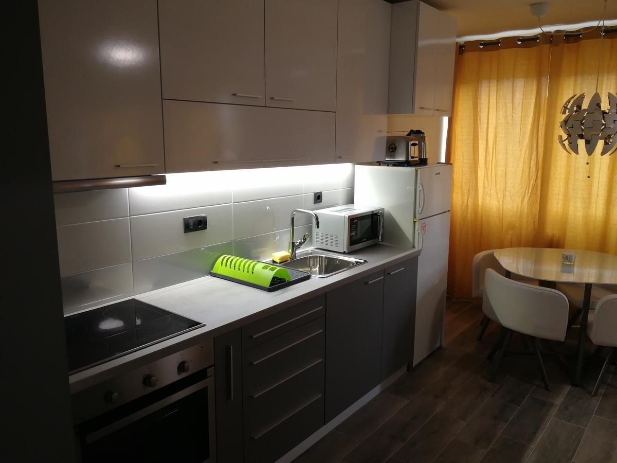 Apartment Oasis Banovo Brdo-Ada Ciganlija Belgrado Esterno foto